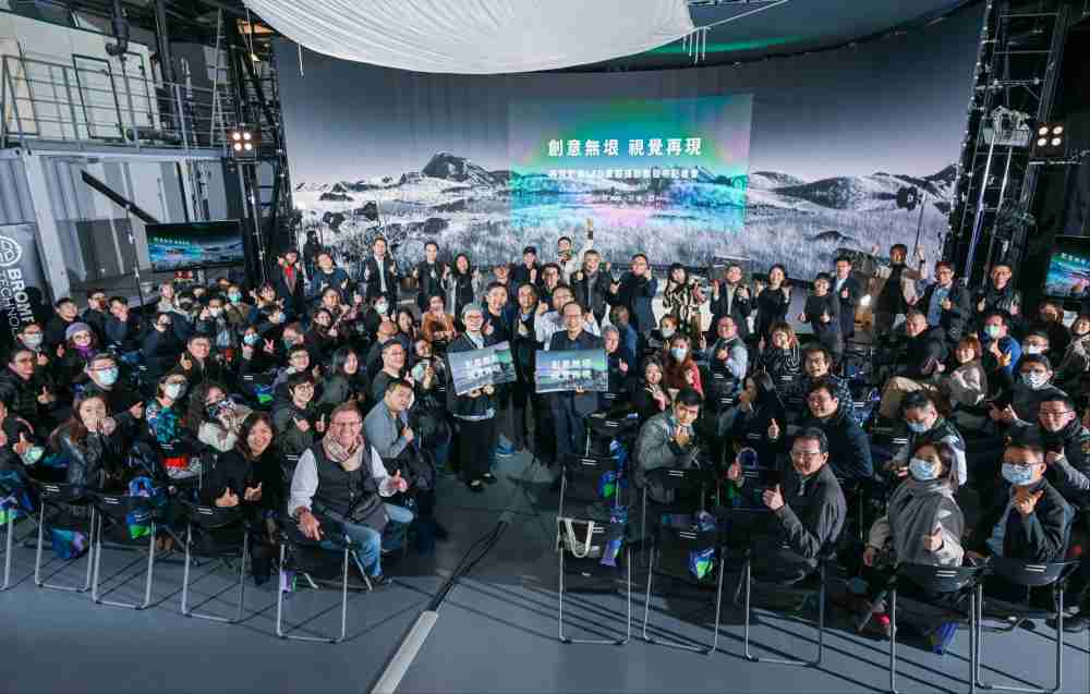 再现影像LED虚拟制作摄影棚整合拍摄场景、、、、内容制作、、、技术指导到设备租借一站式服务，，可望提升LED虚拟制作的影视效能，，，，进而产出更多高质量细致作品