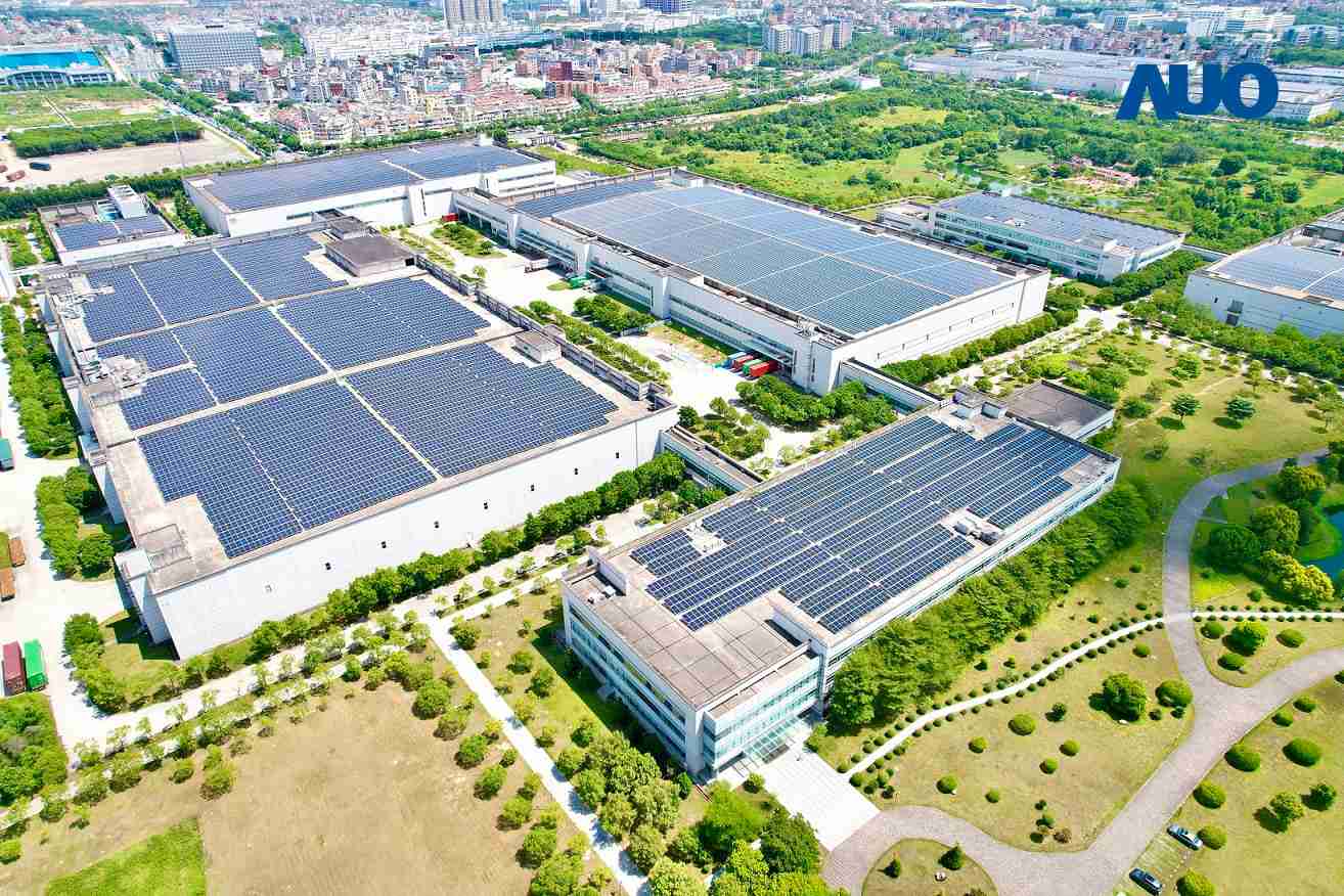 PG国际厦门推动智能制造同时，，，，透过绿电创能纵深推进绿色转型，，，，厂区全屋顶铺设太阳能光伏板，，，，每年太阳能发电 2,600多万度